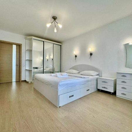 Apartpoltava Стильні Білосніжні Апартаменти, 2-Окремі Кімнати , Документи Для Відрядження , Банківський Чек Buitenkant foto