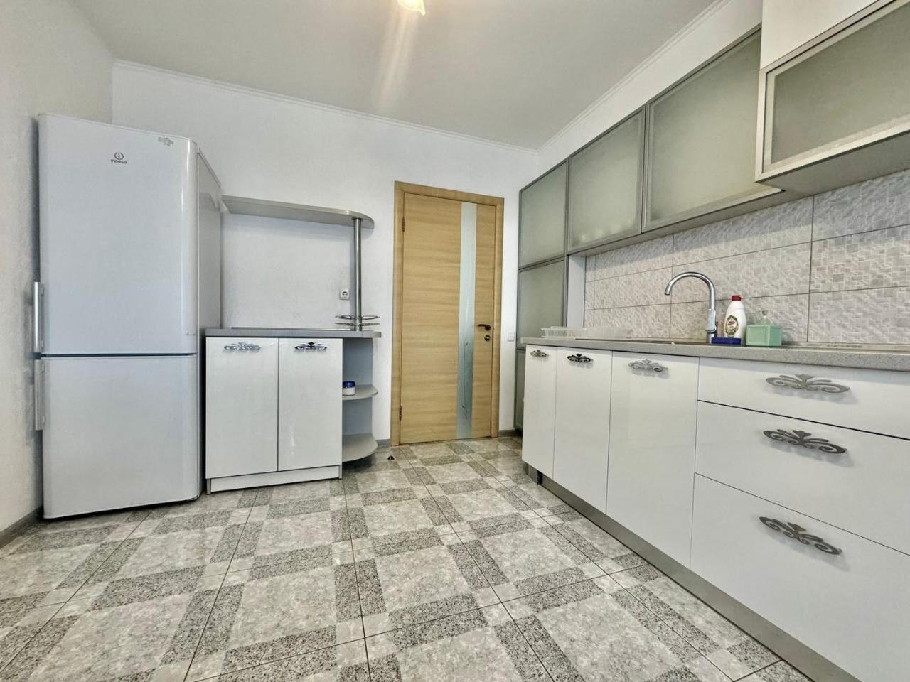 Apartpoltava Стильні Білосніжні Апартаменти, 2-Окремі Кімнати , Документи Для Відрядження , Банківський Чек Buitenkant foto